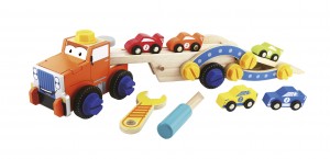 Grúa de madera con los vehículos – Alegre Roman